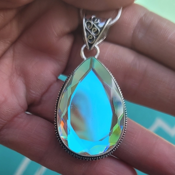 🩷Vintage Rainbow Topaz Gemstone Pendant - Picture 3 of 9